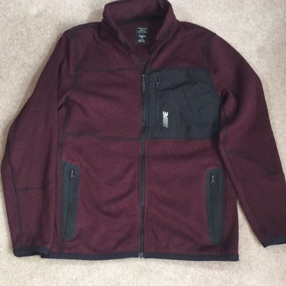 American Eagle NWOT burgundry fleece jacket